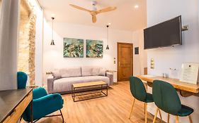 Curcumelli Luxury Suites - Πινια